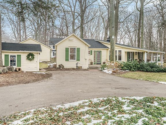 2nd image of 1357 Waukazoo Dr