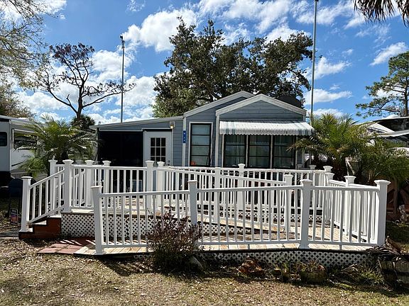 2nd image of 1300 N River Rd #N34