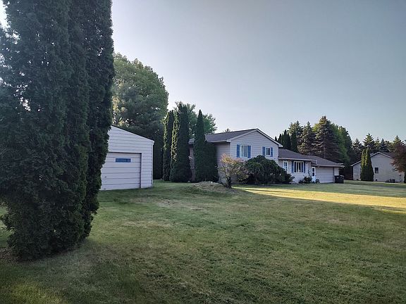 2nd image of 4405 Alan Ln
