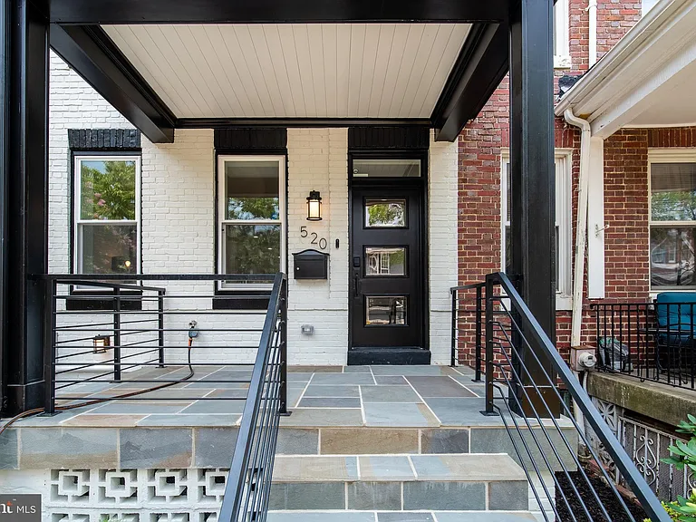 520 Irving St NW — Photo 3
