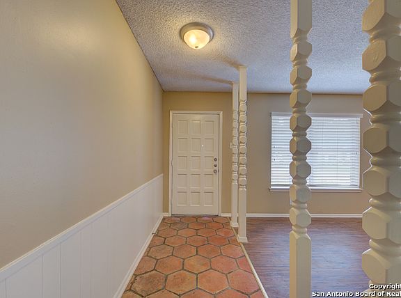 3rd image of 410 Balboa Dr