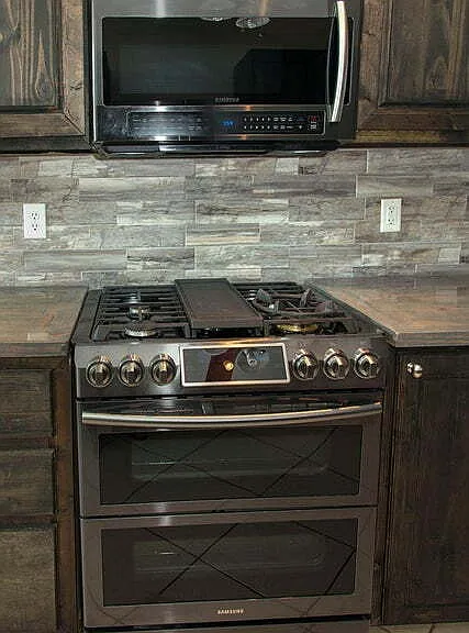 1066 Windmill Dr — Photo 8