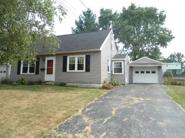 205 Pleasantview Dr, Liverpool, NY 13088