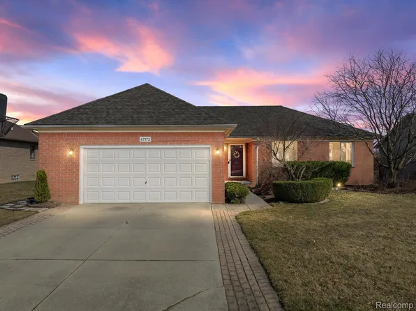 47172 Ellie Dr, Macomb, MI 48044