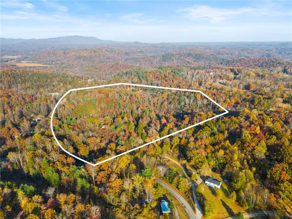 120 Gilbert Dr, Marietta, SC 29661