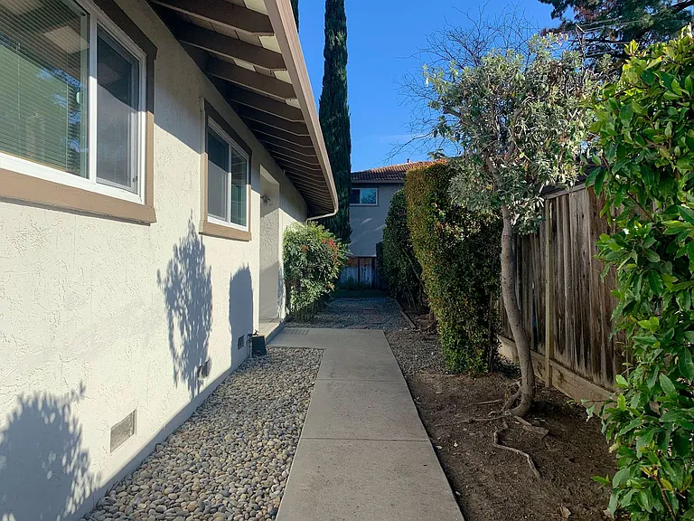 416 Pinehurst Ave — Photo 3