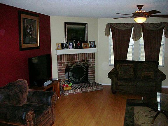 4th image of 1411 Paint Brush Ct