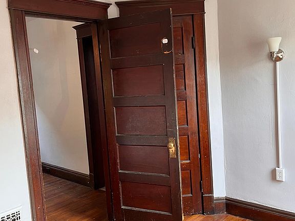 3rd image of 174 West Ave #2