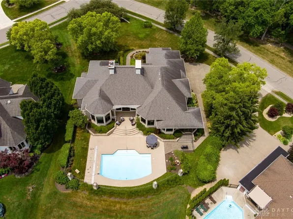 2277 Melrose Private Dr, Xenia, OH 45385