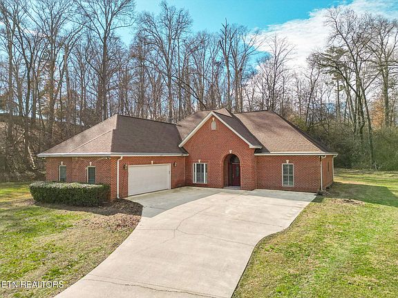 2nd image of 1900 Old Hickory Ln
