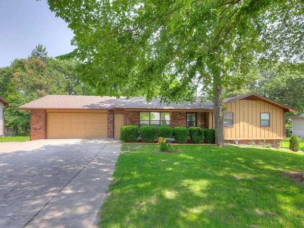 1715 Oak Ridge Drive, Neosho, MO 64850
