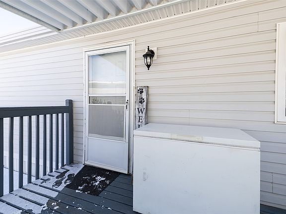 5th image of 1555 Howe Rd #77