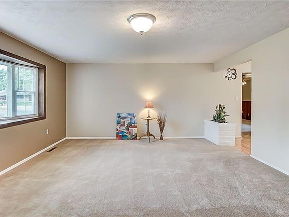 4th image of 4606 Seville Dr