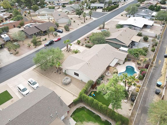 2nd image of 2702 E Cinnabar Ave