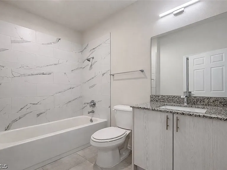 3325 SW 8th Pl #106 — Photo 9