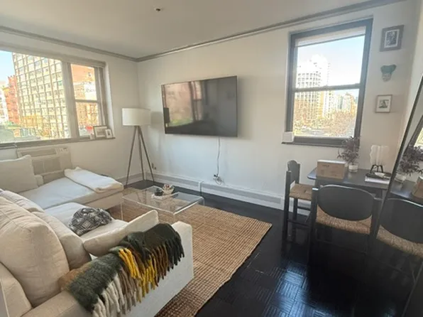400 East 14th Street image 1 of 13