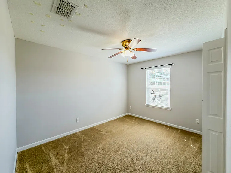 508 Howland Dr — Photo 14