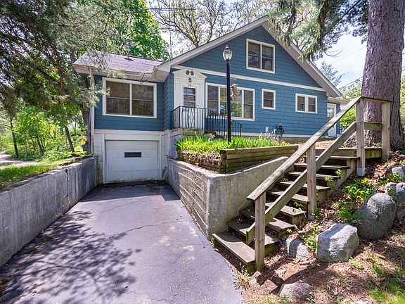 2nd image of 36 Medinah Ave