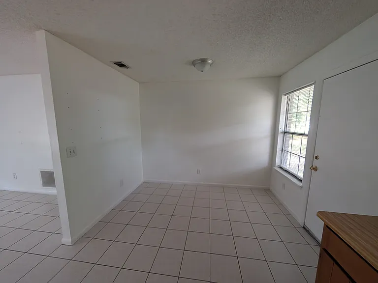 1750 SW Judy Gln — Photo 6