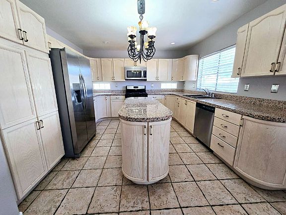 5th image of 3759 Funston Way