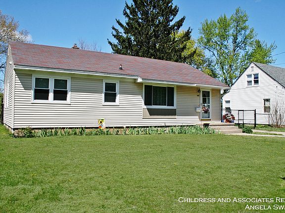 2nd image of 1301 Ellsmere St NE