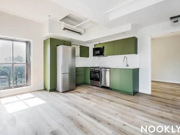 619 Throop Avenue image 9 of 42