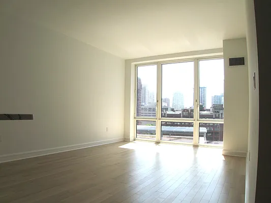 Rented by Bond New York | media 14