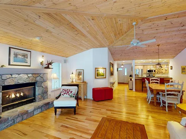 6406 Whispering Lake Dr, Gaylord, MI 49735