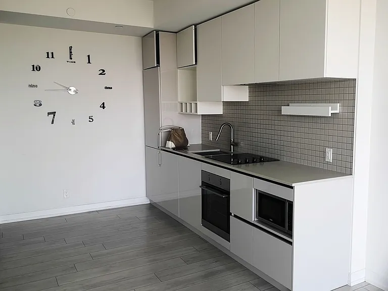 898 Portage Pkwy #5211 — Photo 2
