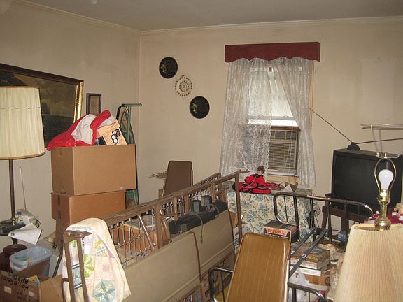 4th image of 8329 Olive St
