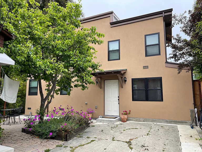 1441 Josephine St — Photo 2