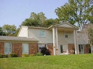 30975 Sutters Hill Ct, Farmington Hills, MI 48331