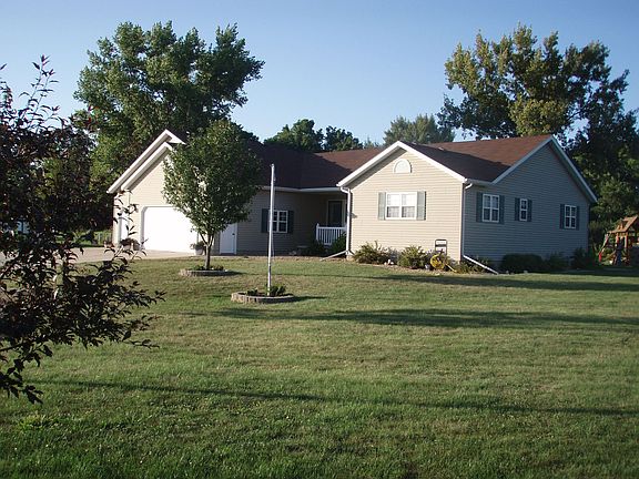Exterior - Side view 