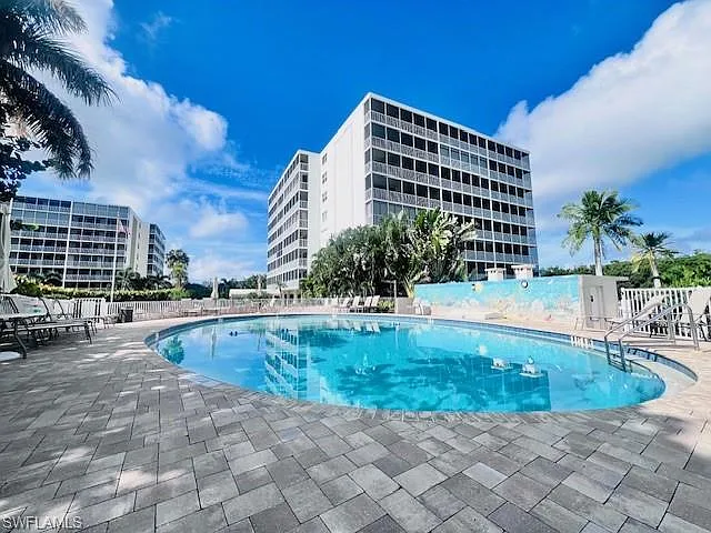 2 bed, 2.0 bath, 1068 sqft, $5,500 — Photo 1