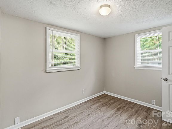 5th image of 1120 Rita Ave