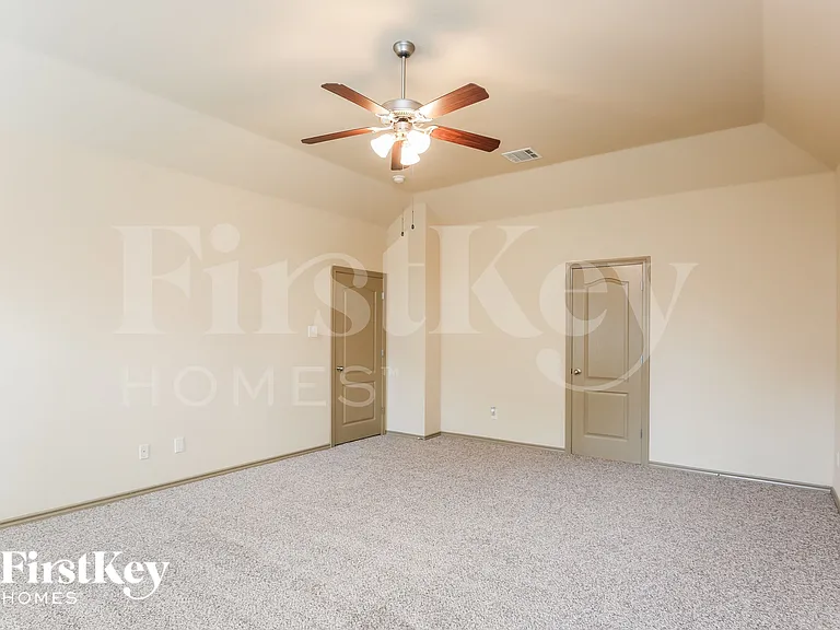 1740 Colorado Dr — Photo 8