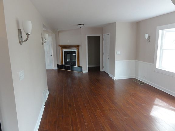 4th image of 4739 Yackley Ave