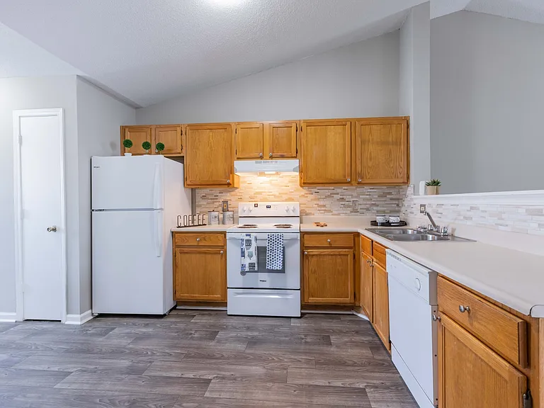 Sharon Pointe Apartment Homes — Photo 19
