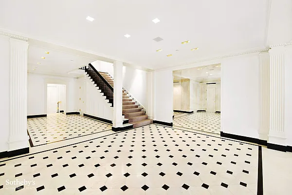 Sold by Sotheby's International Realty | media 2