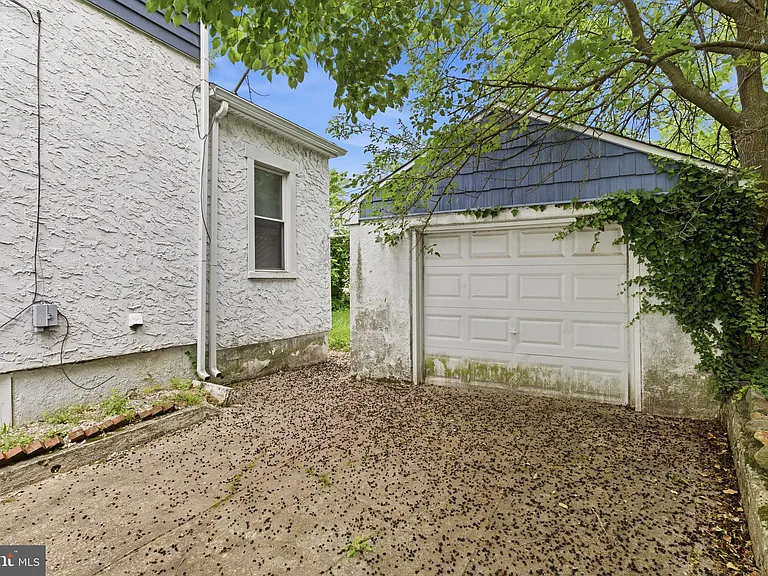 820 Greenhill Rd — Photo 2