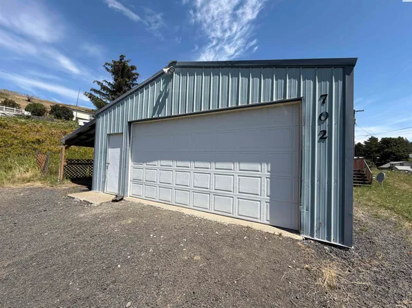 702 W 1st St, Albion, WA 99102