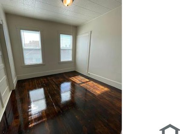 276 Centre St #1R