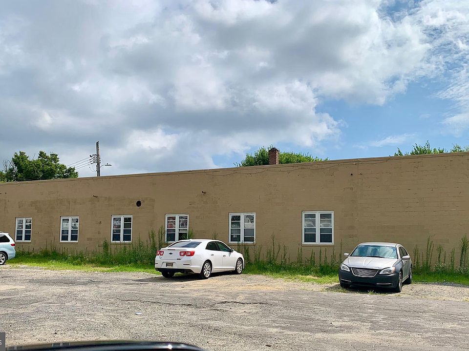 2nd image of 229 S Governors Ave