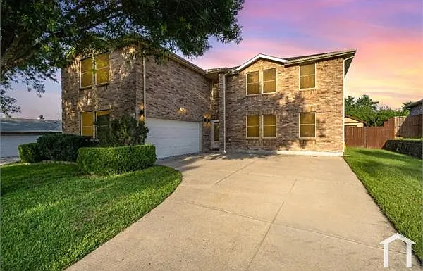 5 bed, 3050 sqft, $4,500 — Photo 1