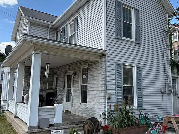104 Clarence St, Hyndman, PA 15545