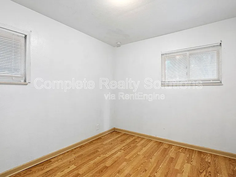 125 Perthshire Rd — Photo 23
