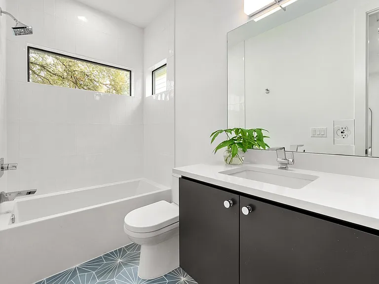 1183 Oakgrove Ave #2 — Photo 19