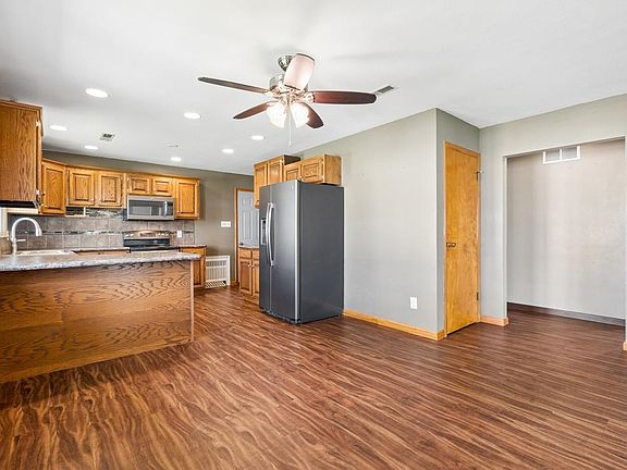 4th image of 23080 Riegler Rd