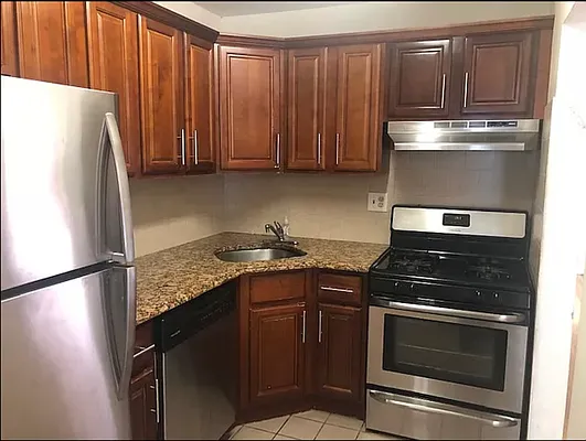 Rented by 18 REALTY | media 13