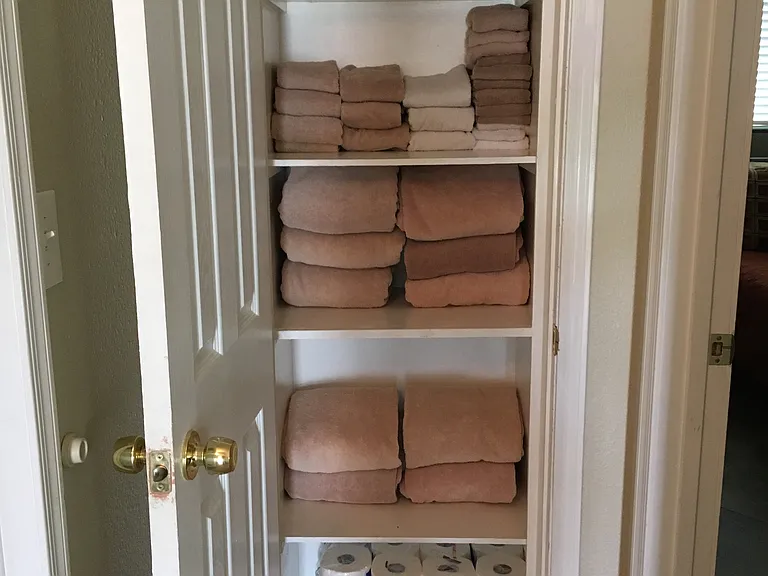 Linen closet in the hallway.